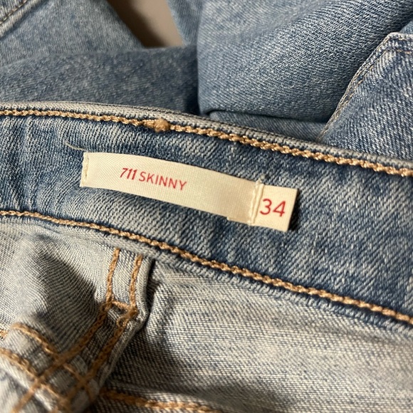 Womens Levi’s jeans - Picture 2 of 4